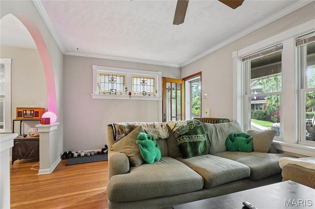 4958 Tholozan Avenue, St Louis, MO 63109