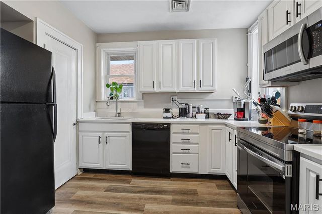 4958 Tholozan Avenue, St Louis, MO 63109