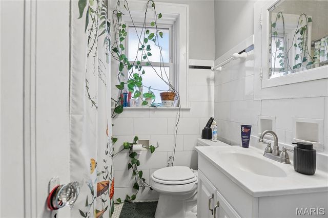 4958 Tholozan Avenue, St Louis, MO 63109