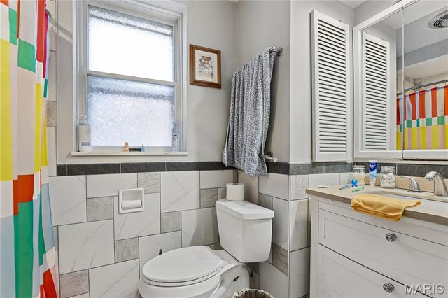 4958 Tholozan Avenue, St Louis, MO 63109