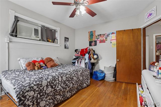 4958 Tholozan Avenue, St Louis, MO 63109
