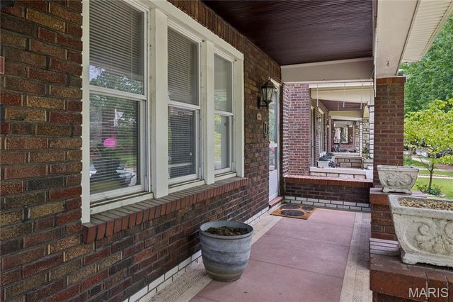 4958 Tholozan Avenue, St Louis, MO 63109