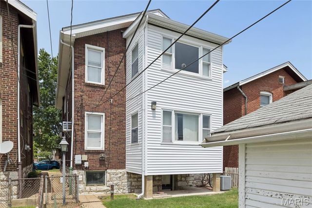4958 Tholozan Avenue, St Louis, MO 63109