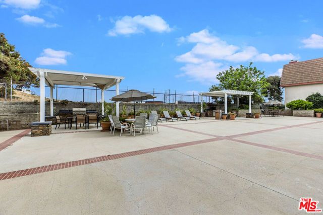 8828 Pershing Drive 112, Playa Del Rey (los Angeles), CA 90293