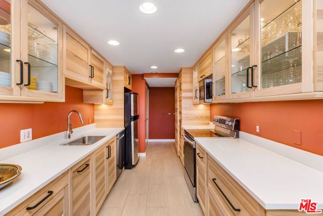 8828 Pershing Drive 112, Playa Del Rey (los Angeles), CA 90293