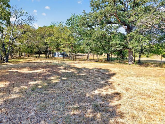 1015 Oak Trail, Quinlan, TX 75474