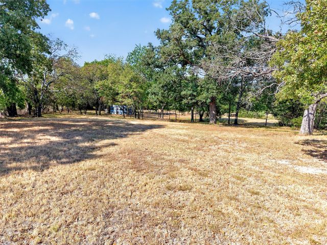 1015 Oak Trail, Quinlan, TX 75474
