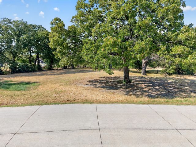 1015 Oak Trail, Quinlan, TX 75474