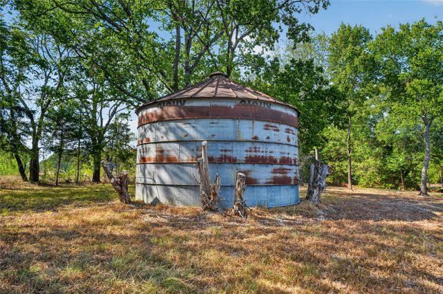 1015 Oak Trail, Quinlan, TX 75474