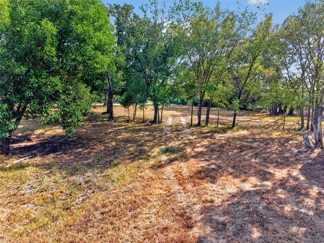 1015 Oak Trail, Quinlan, TX 75474