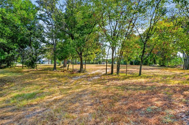 1015 Oak Trail, Quinlan, TX 75474
