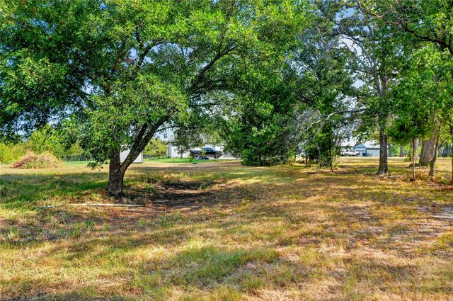 1015 Oak Trail, Quinlan, TX 75474