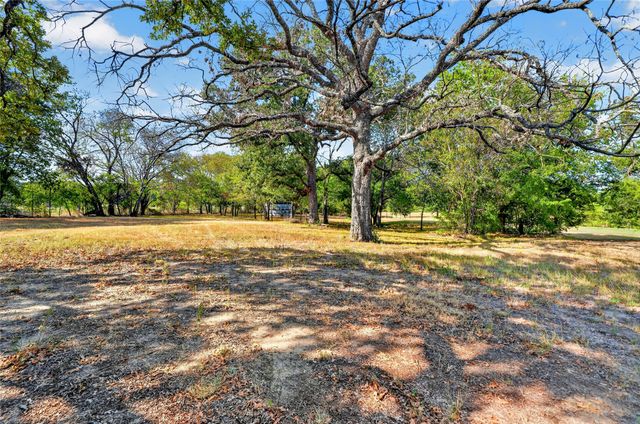 1015 Oak Trail, Quinlan, TX 75474