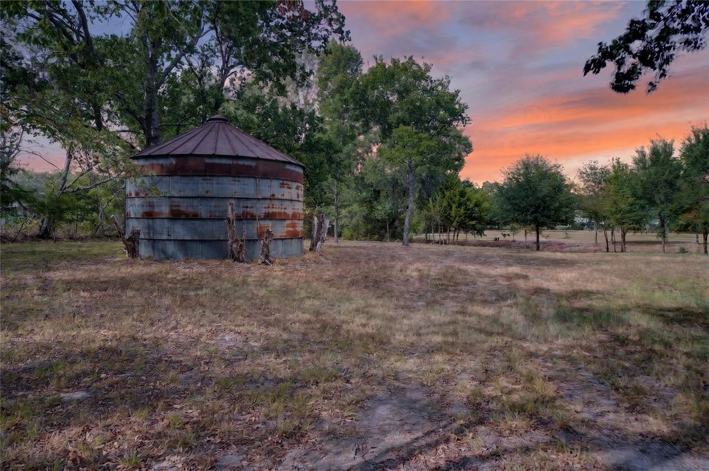 1015 Oak Trail, Quinlan, TX 75474