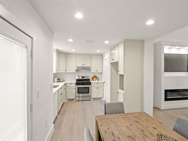 218 Crystal Knoll BLVD, Georgetown, TX 78626