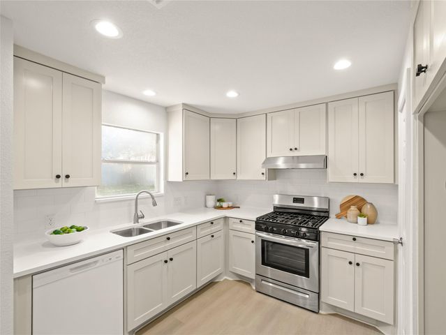 218 Crystal Knoll BLVD, Georgetown, TX 78626