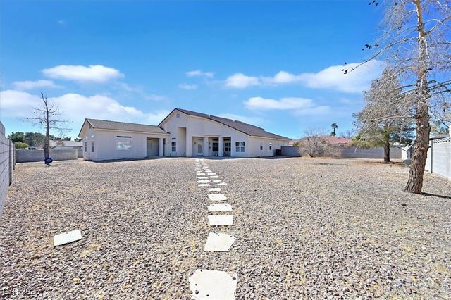 6120 Farm Road, Las Vegas, NV 89131