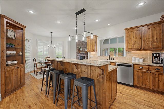 3701 NW Creekstone Boulevard, Bentonville, AR 72712
