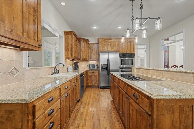 3701 NW Creekstone Boulevard, Bentonville, AR 72712