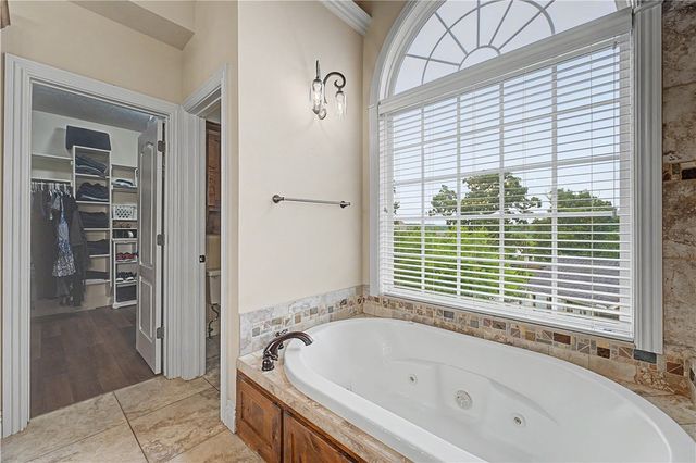3701 NW Creekstone Boulevard, Bentonville, AR 72712