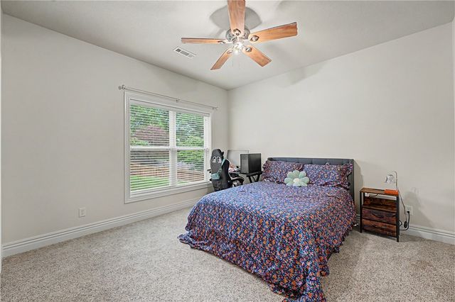 3701 NW Creekstone Boulevard, Bentonville, AR 72712