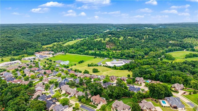 3701 NW Creekstone Boulevard, Bentonville, AR 72712