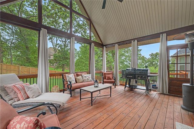 3701 NW Creekstone Boulevard, Bentonville, AR 72712
