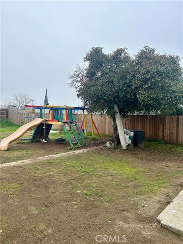 913 W Santa Fe, Merced, CA 95340