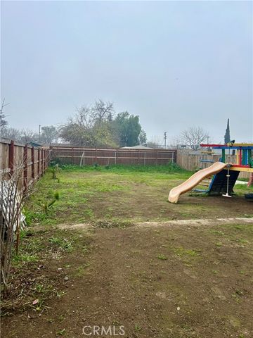 913 W Santa Fe, Merced, CA 95340