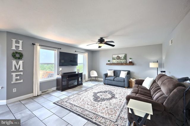 1314 KBS RD, Spring Grove, PA 17362