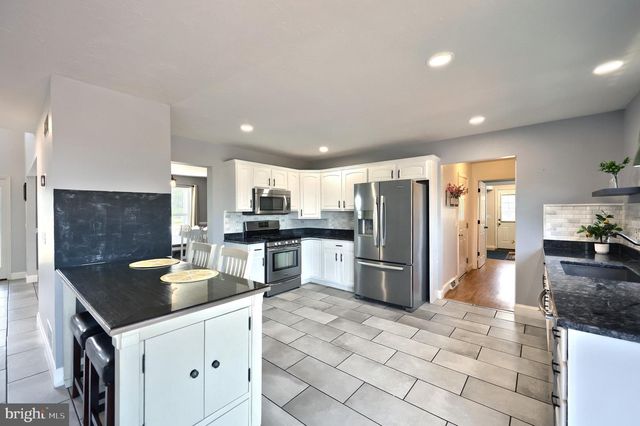 1314 KBS RD, Spring Grove, PA 17362