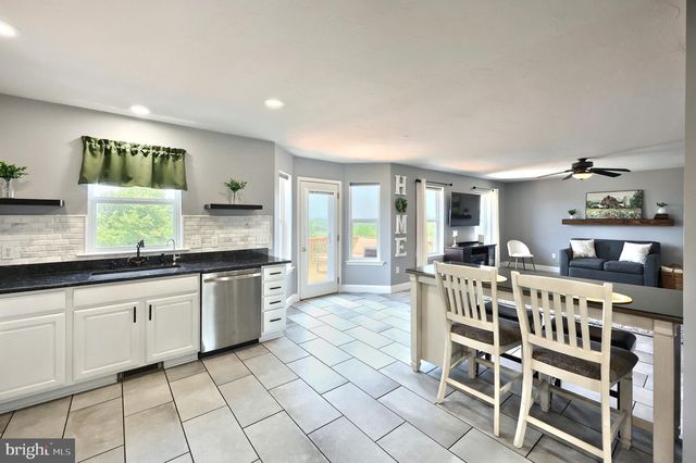 1314 KBS RD, Spring Grove, PA 17362