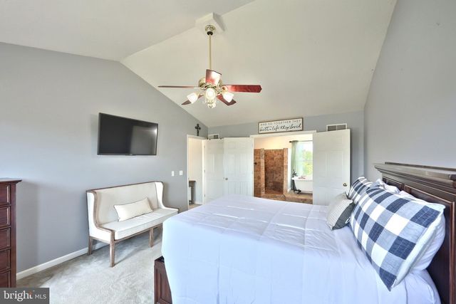 1314 KBS RD, Spring Grove, PA 17362