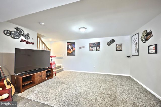1314 KBS RD, Spring Grove, PA 17362
