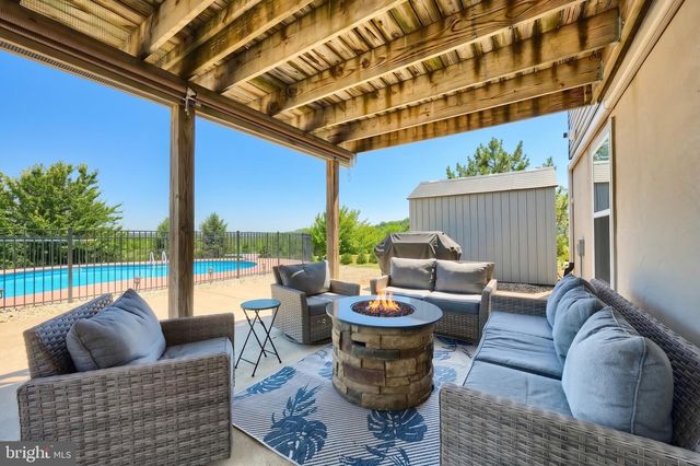 1314 KBS RD, Spring Grove, PA 17362