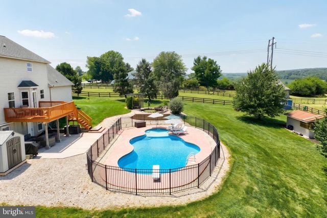 1314 KBS RD, Spring Grove, PA 17362