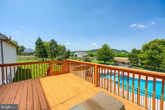 1314 KBS RD, Spring Grove, PA 17362