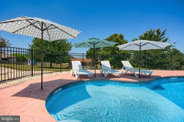 1314 KBS RD, Spring Grove, PA 17362