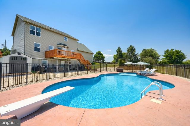 1314 KBS RD, Spring Grove, PA 17362