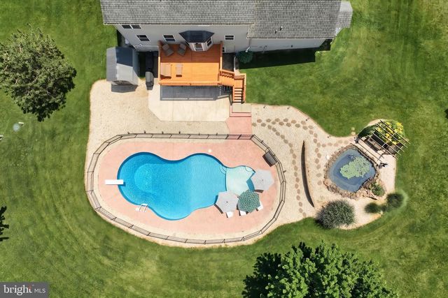 1314 KBS RD, Spring Grove, PA 17362