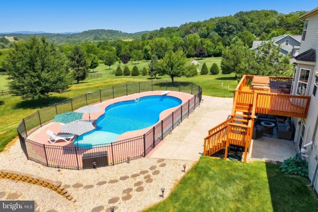 1314 KBS RD, Spring Grove, PA 17362