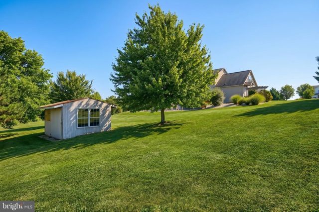 1314 KBS RD, Spring Grove, PA 17362