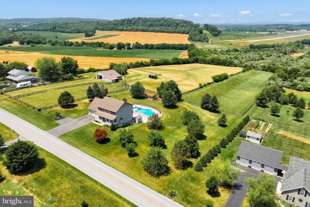 1314 KBS RD, Spring Grove, PA 17362