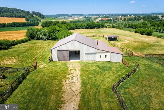 1314 KBS RD, Spring Grove, PA 17362