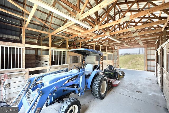 1314 KBS RD, Spring Grove, PA 17362