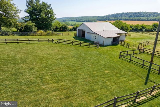 1314 KBS RD, Spring Grove, PA 17362