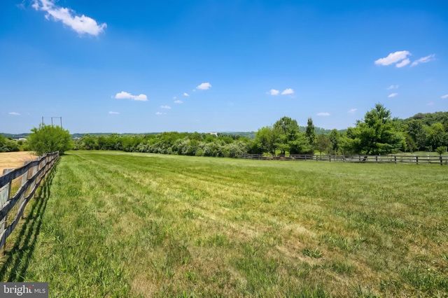 1314 KBS RD, Spring Grove, PA 17362