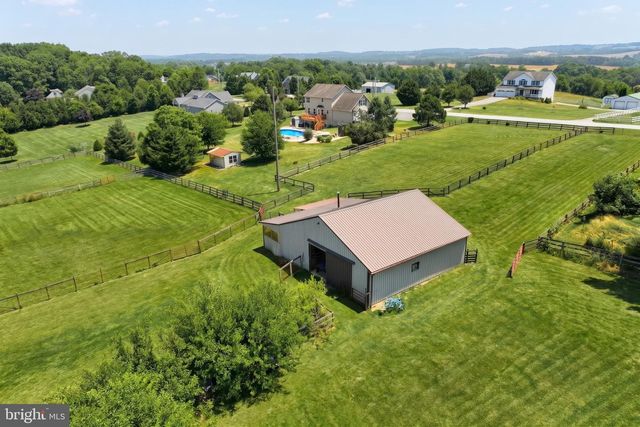 1314 KBS RD, Spring Grove, PA 17362