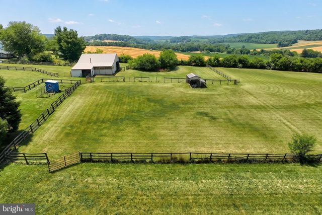 1314 KBS RD, Spring Grove, PA 17362