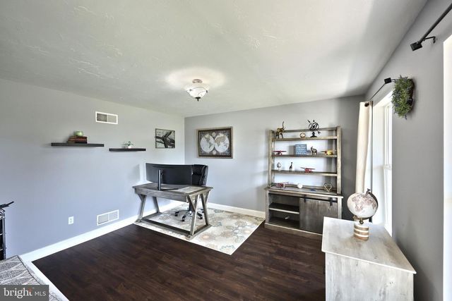 1314 KBS RD, Spring Grove, PA 17362
